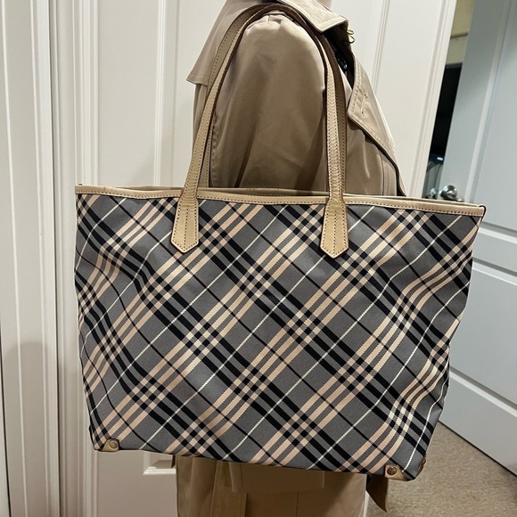 BURBERRY BLUE LABEL NOVA CHECK TOTE - Picture 14 of 15